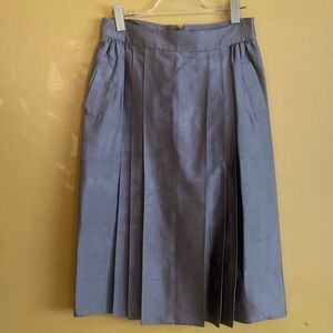 Giorgio Armani Pleated Silk Dupioni Skirt. Size 10/Ita46
